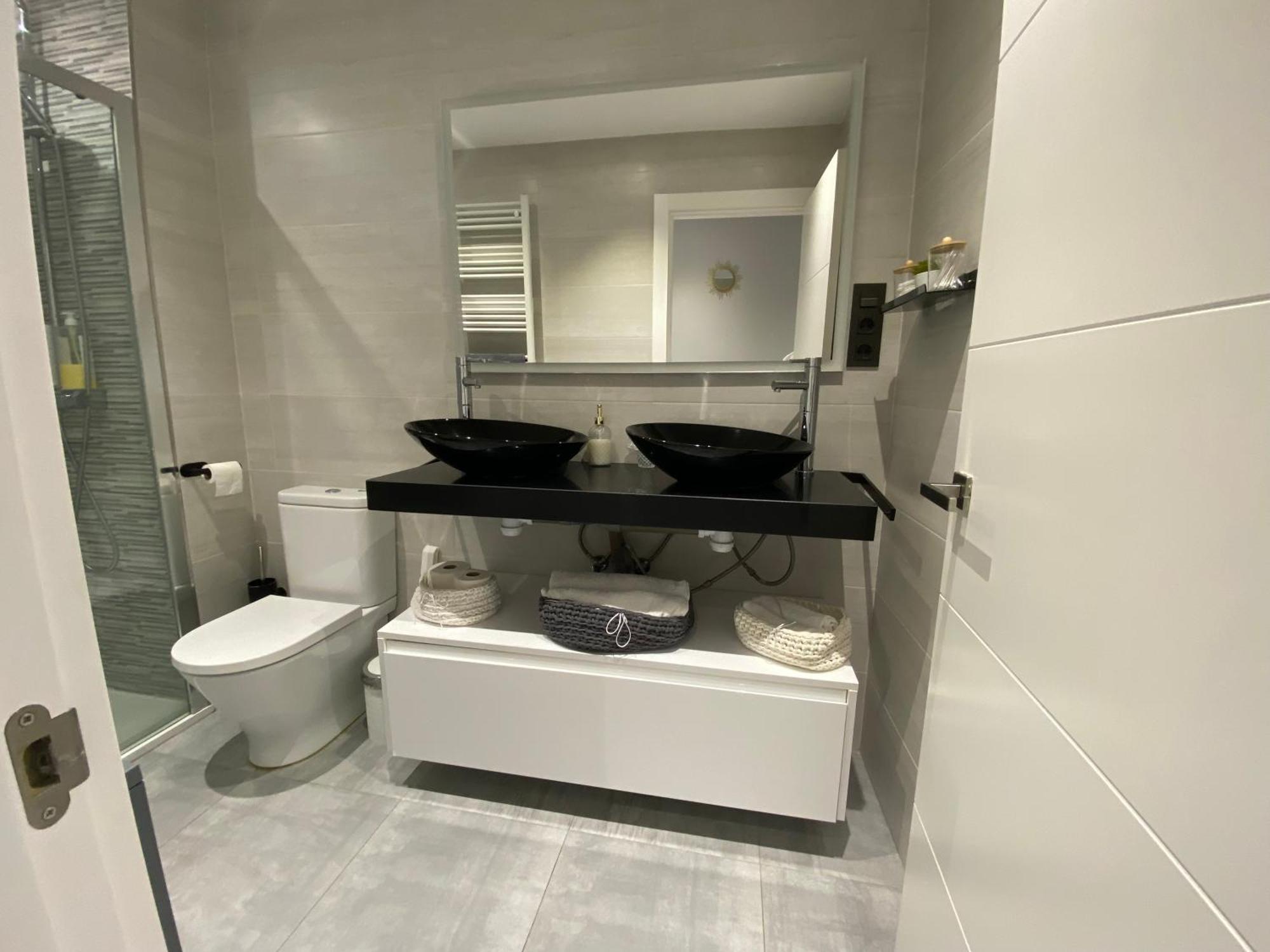 Piso Deluxe Centro Cerca Del Bec Apartment Баракалдо Екстериор снимка